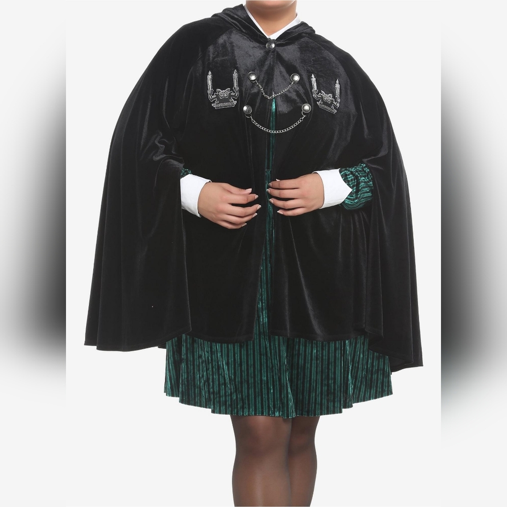 Her Universe Disney The Haunted Mansion Gargoyle Velvet Hooded Cape, New W Tags